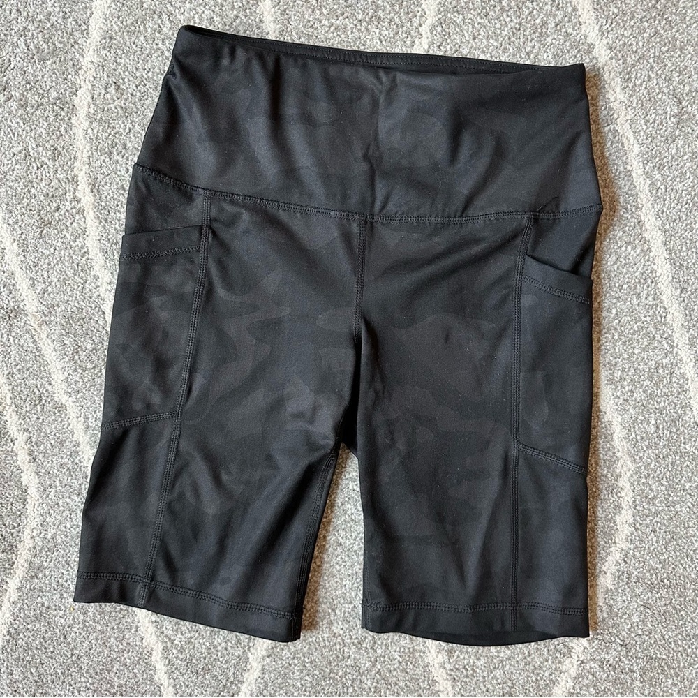 Yogalicious Lux Camouflage Black Bike Shorts w/ pockets